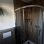 Cozy With Balcony I Free Parking I Wifi 아파트