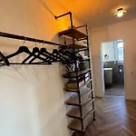 Cozy With Balcony I Free Parking I Wifi 아파트