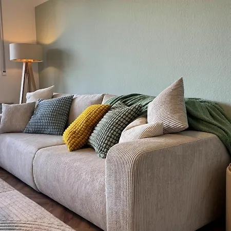 Cozy With Balcony I Free Parking I Wifi *