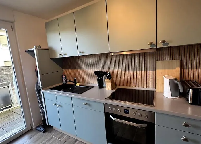 Apartamento Cozy With Balcony I Free Parking I Wifi