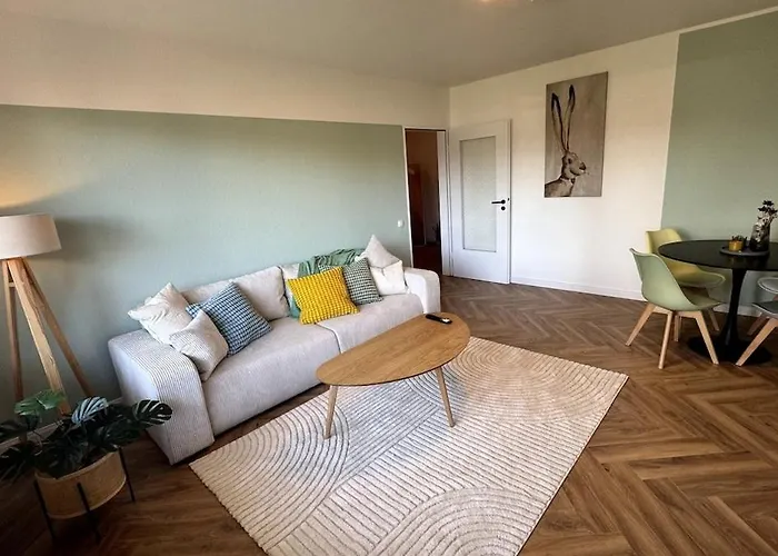 Apartamento Cozy With Balcony I Free Parking I Wifi Bochum