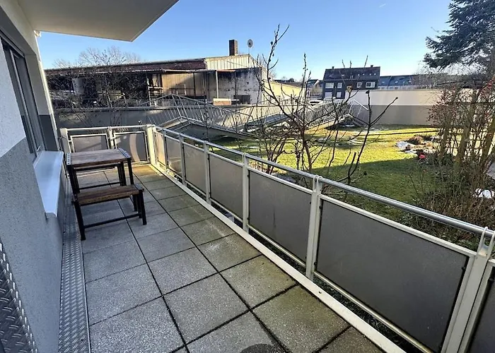 Cozy With Balcony I Free Parking I Wifi