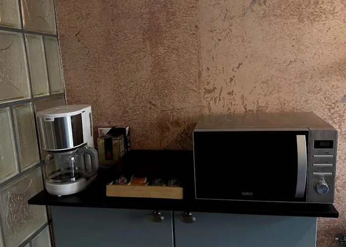 Cozy With Balcony I Free Parking I Wifi *