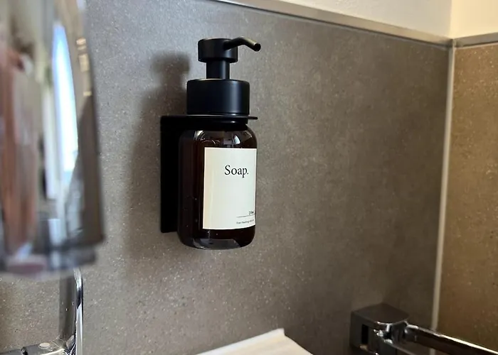 Cozy With Balcony I Free Parking I Wifi Apartamento *